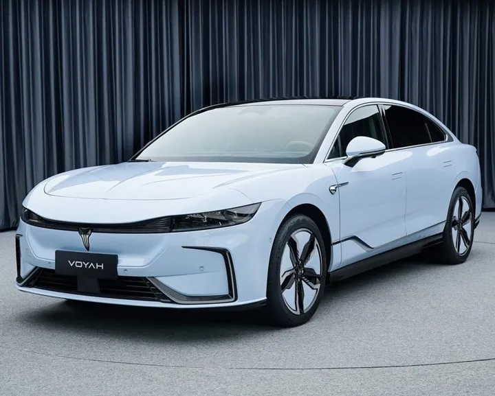 Çinli marka Voyah, yeni elektrikli sedan modelinin tasarımını gösterdi
