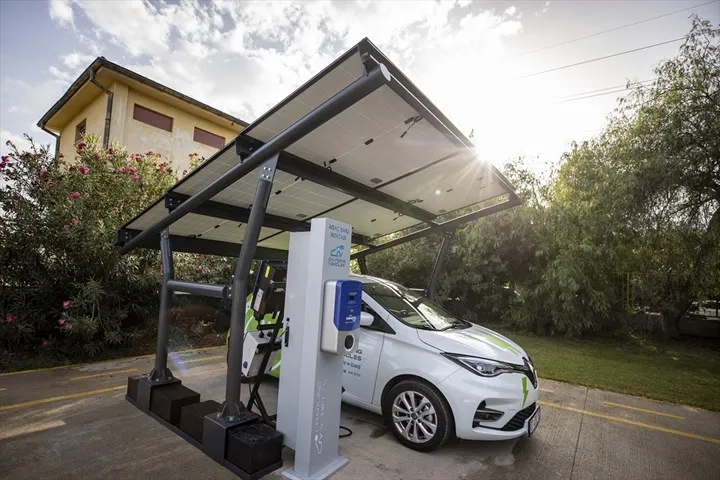 CW Enerji, elektrikli araçlar için güneş enerjili otopark geliştirdi