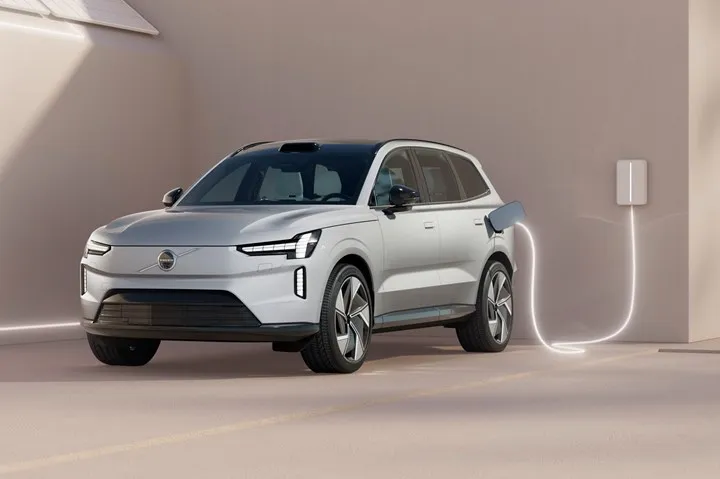 Yeni Volvo EX90 elektrikli SUV tanıtıldı: 600 km'ye varan menzil ve gelişmiş teknolojiler