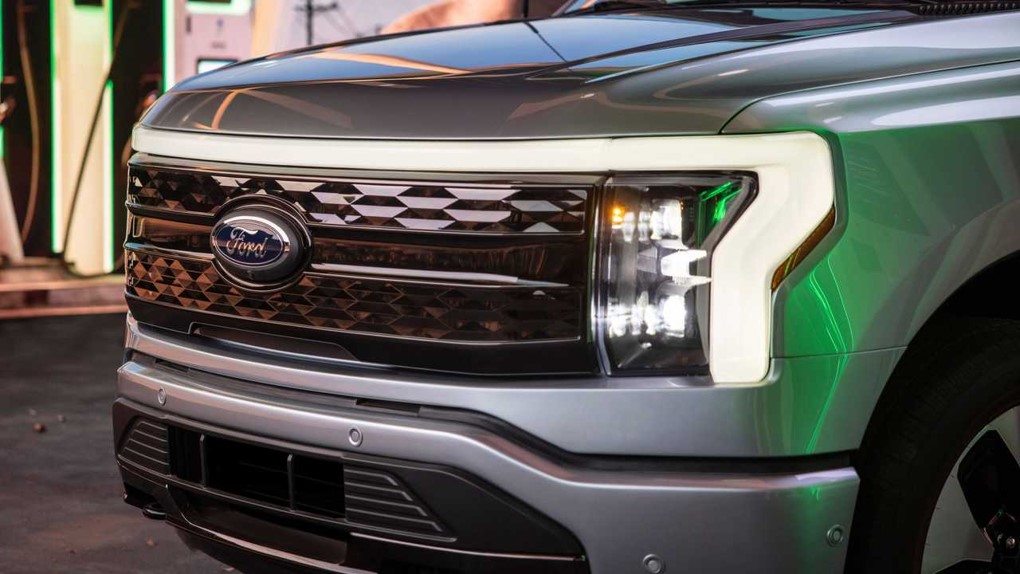 Ford, F-150 Lightning'in üretildiği tesise üçüncü vardiyayı ekliyor