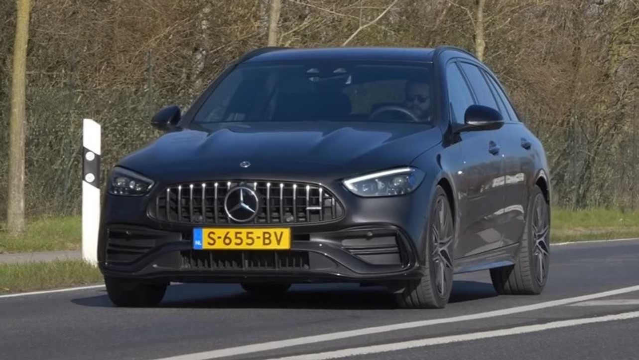 2023 Mercedes-AMG C43 otoban şovunda!