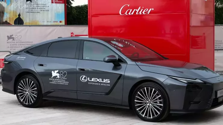 Yeni Lexus ES Sedan, 82. Venedik Film Festivali’nde