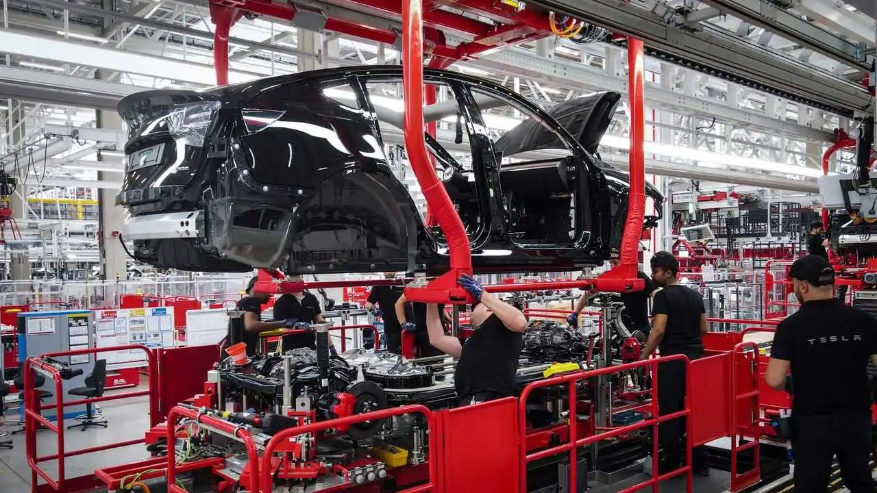 Tesla, Avrupa'da daha fazla araç üretmek istiyor