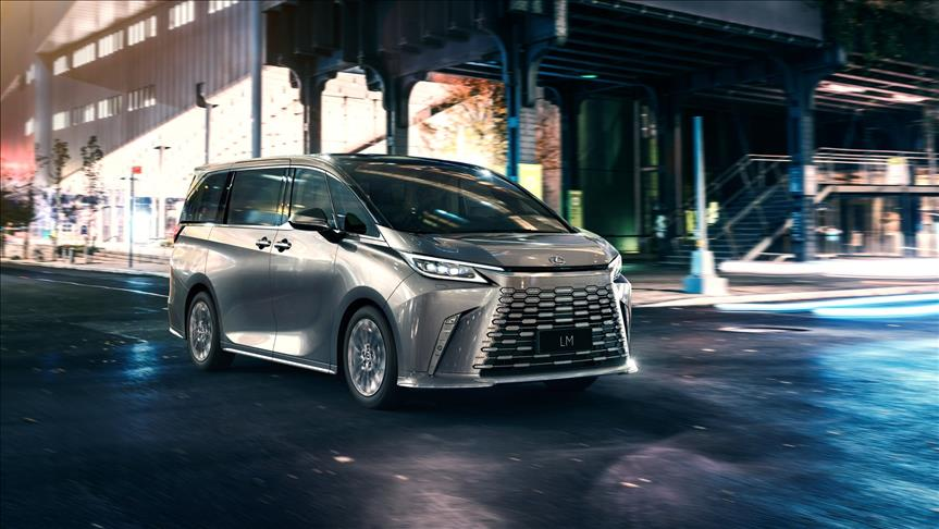 Lexus, yeni LM modelini dünya prömiyeriyle tanıttı