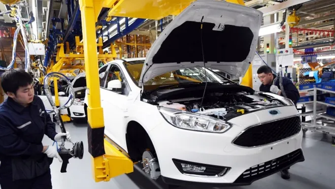 Ford, Çin'de binlerce kişiyi işten çıkarmaya başladı