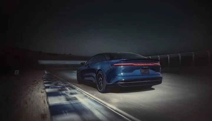 Lucid Air Sapphire duyuruldu: Elektrikli süper otomobil Tesla’yı tahtından indirecek