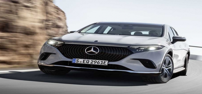 Mercedes, 3. seviye otonom teknolojilerin kapısını açtı