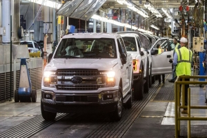 Ford iki fabrikasındaki üretime yeniden ara verdi