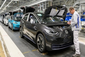 Elektrikli araçta hızlı şarj için 200 milyon dolar harcadı