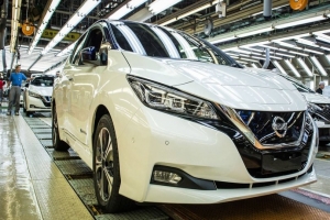 Nissan kendi evindeki üretime ara veriyor