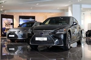 Lexus Türkiye Direktörü: 'Vergi sistemi çevreci araçları da kapsamalı'