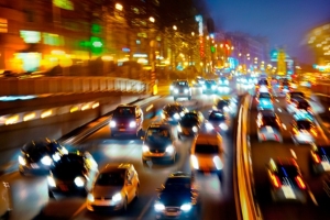 Otomobil satışları artarken, hafif ticaride daralma devam ediyor