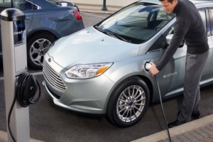 Elektrikli otomobilin fiyatı değil şarjı sorun