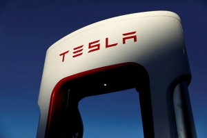 Tesla'nın etkinliği yeniden ertelendi.