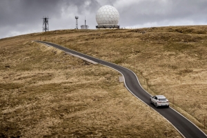 Jaguar I-PACE tek şarjla Everesting’i tamamladı