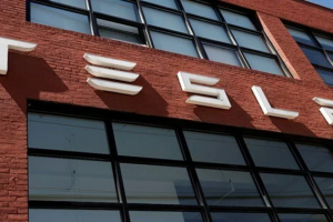 Tesla'dan Avrupa'ya fabrika: İlk teslimat tarihi belli oldu