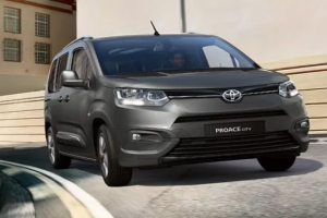 Toyota Proace City Türkiye'de satışa çıktı! İşte fiyatı...