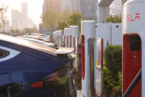 Tesla, diğer elektrikli araçların da Superchargerlar’ı kullanmasına izin vermeye başlıyor