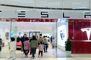Tesla, geçtiğimiz yıl 1 milyona yakın araç teslim etti