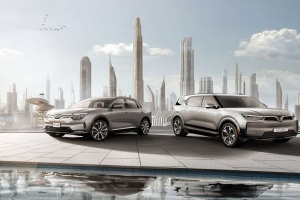 Vietnamlı şirket VinFast, ABD'de satacağı elektrikli SUV'ları görücüye çıkardı