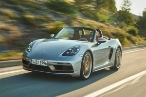 Porsche'den 25. yıla özel Boxster
