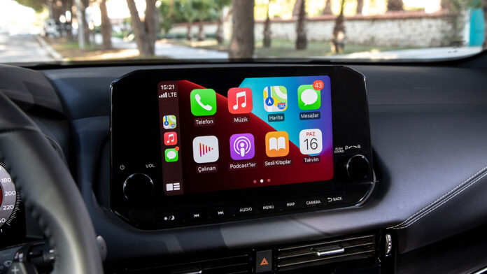 Yeni Apple CarPlay 2023 için otomobilciler sıraya girdi