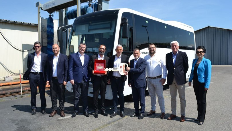 Fransa yollarında 1000 araca ulaştı
