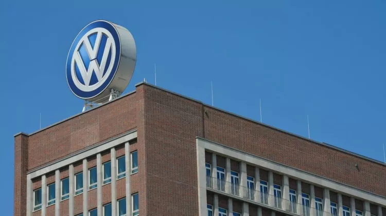 Volkswagen ilk uçan elektrikli araba modelini tanıttı