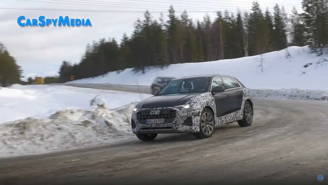 2024 Audi Q8'e yönelik yeni bir casus görüntüsü geldi