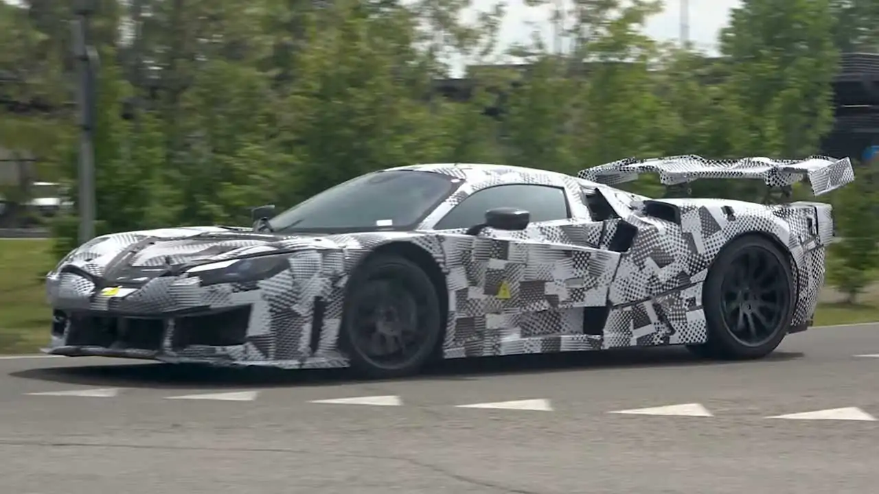 2025 Ferrari hiper otomobili test edilirken görüntülendi