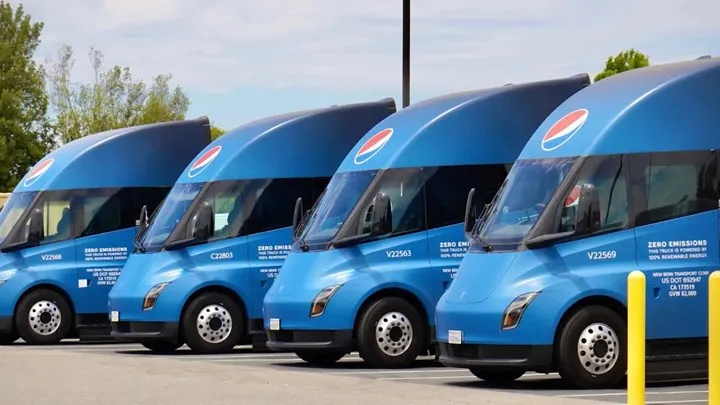 Tesla Semi, kullanım testlerinde rakip elektrikli kamyonları geride bıraktı