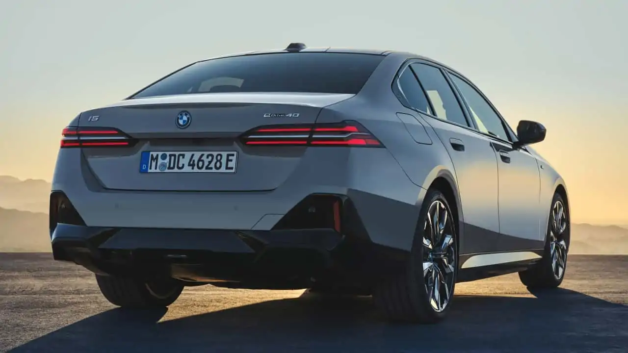 BMW Group'a ait elektrikli araçlar Tesla'nın şarj portunu kullanacak