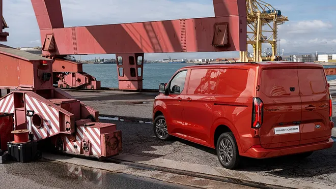 Yeni Nesil Transit Custom satışa sunuldu