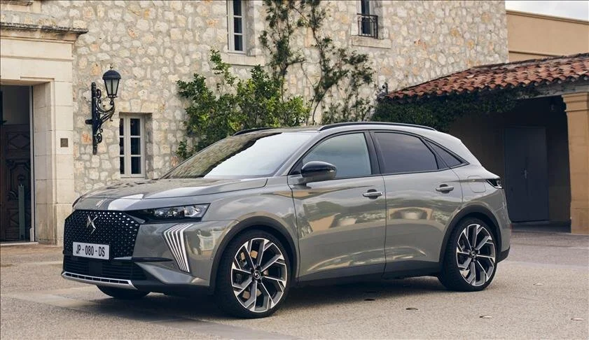 DS 7 ailesinin en üst versiyonu "e-Tense 4X4 360" Türkiye'de