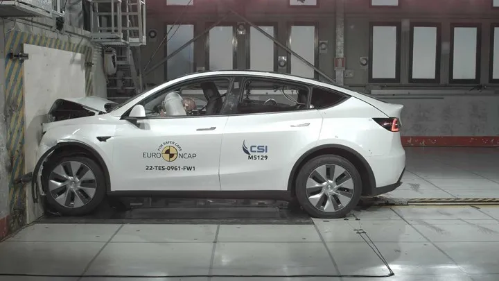 2022 Tesla Model Y, başarılı test sonuçlarıyla Euro NCAP'ten 5 yıldız aldı
