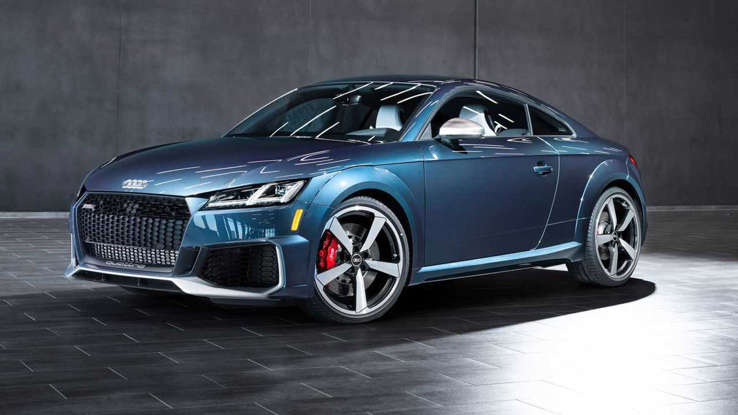 Audi TT RS Roadster otobanda hızlanıyor!