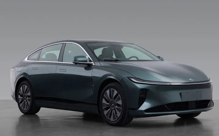 Changan'dan Tesla Model 3'e rakip geldi: 10.000 dolar daha ucuz