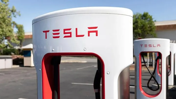 Tesla’nın Supercharger şarj ağının değeri hesaplandı