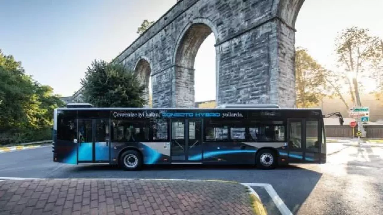 Mercedes-Benz, Conecto hybrid'i Türkiye'de satışa sundu