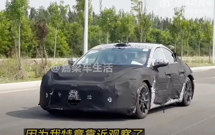 Xiaomi'nin ilk elektrikli otomobili yolda görüntülendi: İşte videosu
