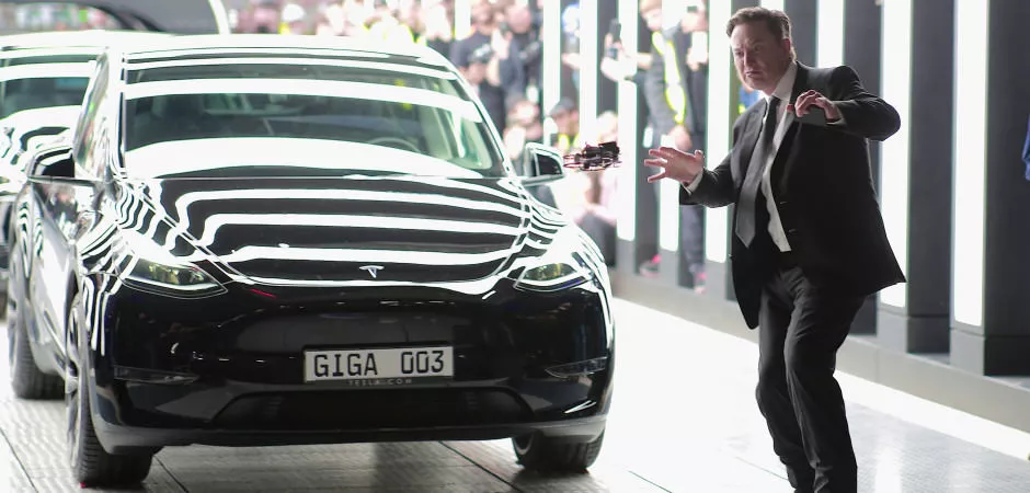 Elon Musk'tan Tesla fabrikası için şaşırtan hamle