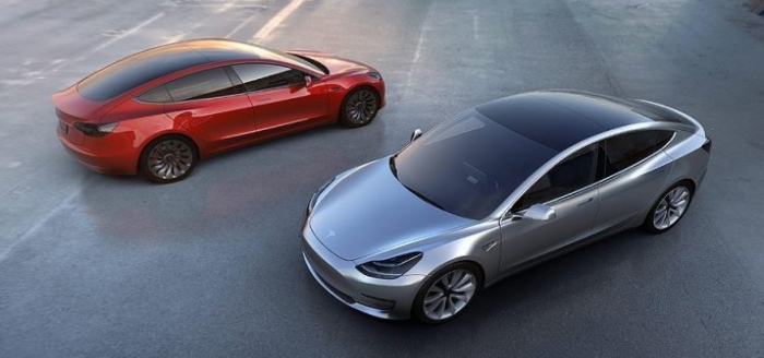 Tesla, Ferrari ve Porsche'nin 'hız'ına ortak oldu
