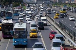 Trafiğe ilk 6 ayda 600 bin yeni araç çıktı