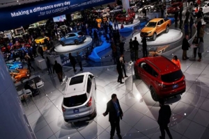 Elektrikli otomobillere yatırım 100 milyar dolara koşuyor
