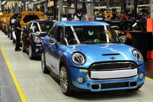 Otomotiv üreticileri iki koldan kuşatıldı