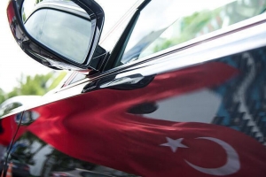 Yerli otomobile büyük ilgi! Fotoğrafları paylaşılacak