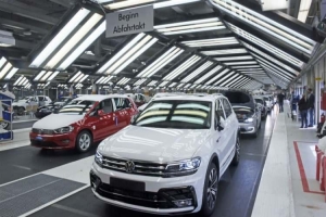 Volkswagen'den kritik karar! Manueli tamamen bırakıyor