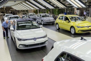Volkswagen'in en büyük fabrikası üretime geçti!