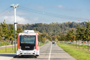 Avrupa'da trafiğe açık alanda çalışacak ilk otonom araç: EasyMile EZ10